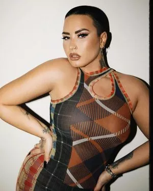 Demi Lovato OnlyFans Leaked Free Thumbnail Picture - #E2yHSzjGa9