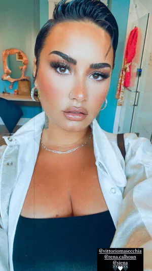 Demi Lovato OnlyFans Leaked Free Thumbnail Picture - #G1KZGpM5vJ