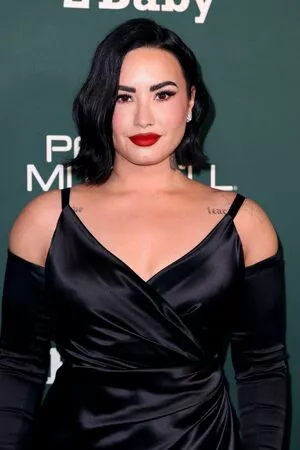 Demi Lovato OnlyFans Leaked Free Thumbnail Picture - #G7VKjp3Lut