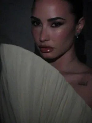 Demi Lovato OnlyFans Leaked Free Thumbnail Picture - #K424EJnrOS