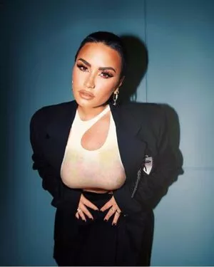 Demi Lovato OnlyFans Leaked Free Thumbnail Picture - #QvcssxMeOF