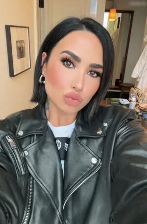 Demi Lovato OnlyFans Leaked Free Thumbnail Picture - #R4fJhOmM7l