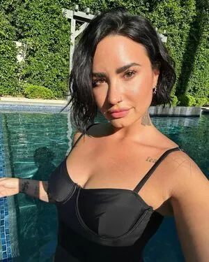 Demi Lovato OnlyFans Leaked Free Thumbnail Picture - #RhuWuhS9Ho