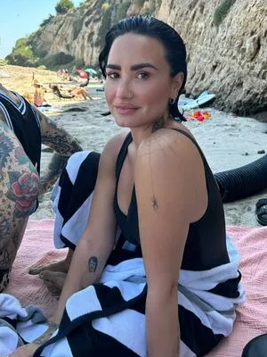 Demi Lovato OnlyFans Leaked Free Thumbnail Picture - #TSfUrdiv9x