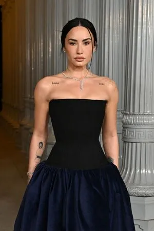 Demi Lovato OnlyFans Leaked Free Thumbnail Picture - #b9hoq6Xrx3
