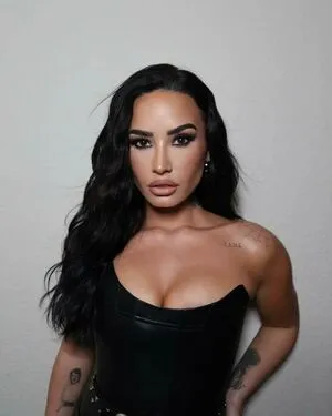 Demi Lovato OnlyFans Leaked Free Thumbnail Picture - #i2a1KmO094