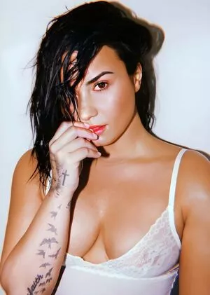 Demi Lovato OnlyFans Leaked Free Thumbnail Picture - #mvfBlNj2os