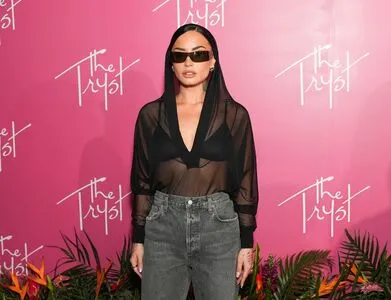 Demi Lovato OnlyFans Leaked Free Thumbnail Picture - #sSpblBufll