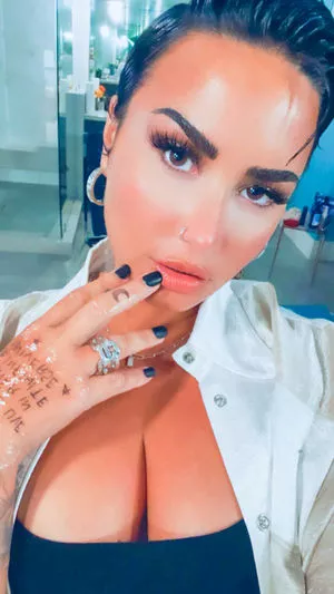 Demi Lovato OnlyFans Leaked Free Thumbnail Picture - #vlNFledv9Z