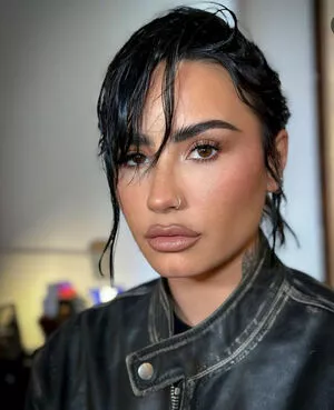 Demi Lovato OnlyFans Leaked Free Thumbnail Picture - #xkVnBCHTlE