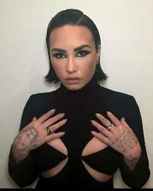 Demi Lovato OnlyFans Leaked Free Thumbnail Picture - #yy5umOyvXY