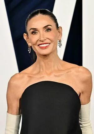 Demi Moore OnlyFans Leaked Free Thumbnail Picture - #KXfOROlpSR