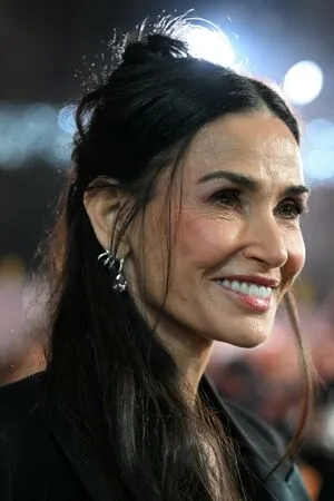 Demi Moore OnlyFans Leaked Free Thumbnail Picture - #Ux1l9Uug50