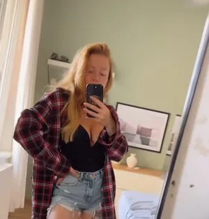 Denise Schwitalle OnlyFans Leaked Free Thumbnail Picture - #0dGzx50CyR