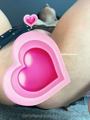 Denisetoobomb OnlyFans Leaked Free Thumbnail Picture - #4hrFbx8KSI