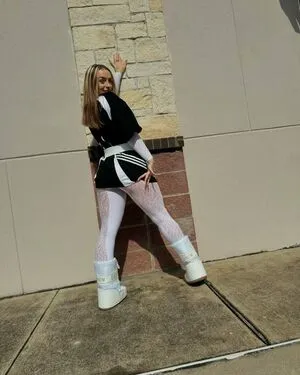 Des Suzanne OnlyFans Leaked Free Thumbnail Picture - #him3G3W1KH