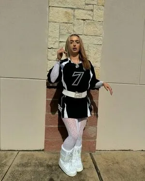 Des Suzanne OnlyFans Leaked Free Thumbnail Picture - #jjPhemrOku