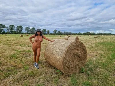 Desertrosemay OnlyFans Leaked Free Thumbnail Picture - #gxR3m4hiaH
