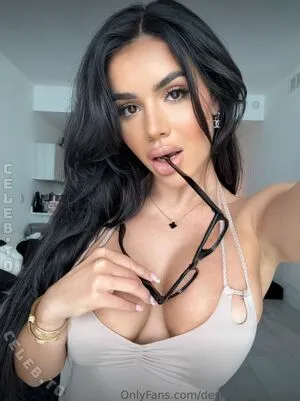 Desiree Desire OnlyFans Leaked Free Thumbnail Picture - #GKLycUMEw5