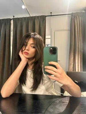 Deva Cassel OnlyFans Leaked Free Thumbnail Picture - #1W3SgWevpy