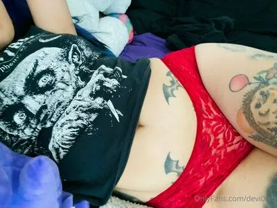 Devi0lett OnlyFans Leaked Free Thumbnail Picture - #00FD3h4ism