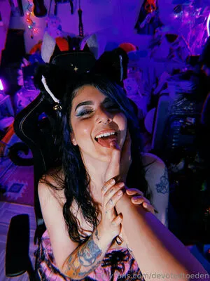Devotedtoeden OnlyFans Leaked Free Thumbnail Picture - #SrxCHJ7joB