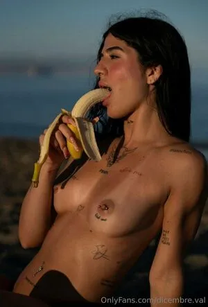 Dicembre Val OnlyFans Leaked Free Thumbnail Picture - #mlXlTVAT2P