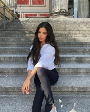 Dina Denoire OnlyFans Leaked Free Thumbnail Picture - #St66dMye6U