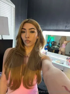 Dineromia OnlyFans Leaked Free Thumbnail Picture - #tlEZnllc8e