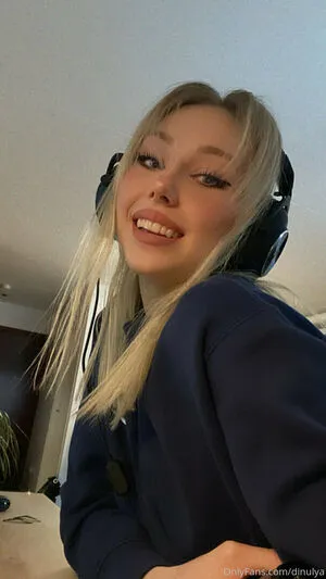 Dinulya OnlyFans Leaked Free Thumbnail Picture - #AkE3HMLbI9