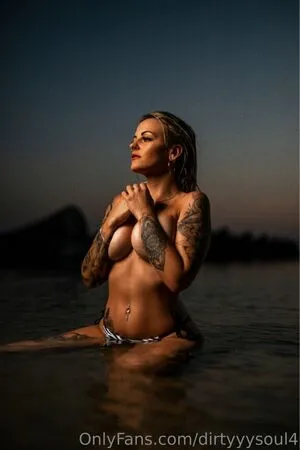 Dirtyyysoul4 OnlyFans Leaked Free Thumbnail Picture - #RoLegCn1L4