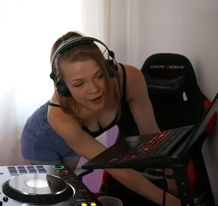 Diskussion Sintica OnlyFans Leaked Free Thumbnail Picture - #0ufxvgv1CL