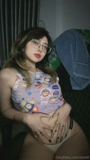 Disleft OnlyFans Leaked Free Thumbnail Picture - #dyszspyopr