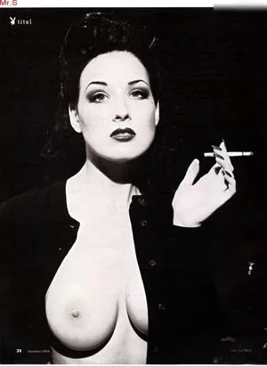 Dita Von Teese OnlyFans Leaked Free Thumbnail Picture - #7FUBBbCuK3