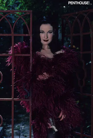 Dita Von Teese OnlyFans Leaked Free Thumbnail Picture - #ACFbc2lnZk