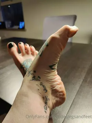 Ditteslegsandfeet OnlyFans Leaked Free Thumbnail Picture - #fxFR3B5faB