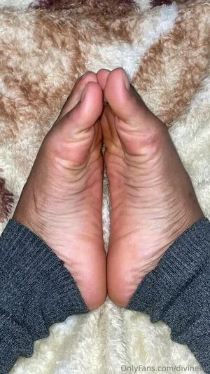 Divinelat OnlyFans Leaked Free Thumbnail Picture - #cm00KMZM9G