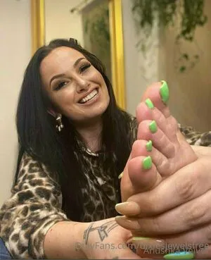 Dixiesjewelsfree OnlyFans Leaked Free Thumbnail Picture - #2w9xhDvZjo