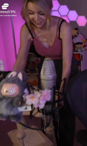 Dizzykitten OnlyFans Leaked Free Thumbnail Picture - #3MHSH7fo1M