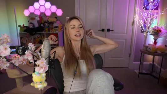 Dizzykitten OnlyFans Leaked Free Thumbnail Picture - #FaDOms8WrX