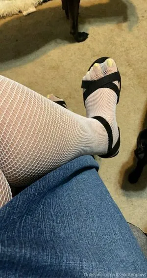 Dizzykittenpaws OnlyFans Leaked Free Thumbnail Picture - #BGI8OvRH5F
