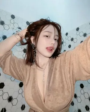 Dly Chan OnlyFans Leaked Free Thumbnail Picture - #KZbbWZeajK