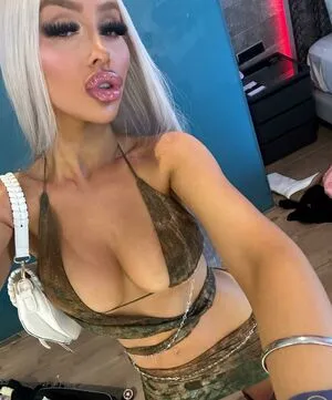 Dolly Bitch OnlyFans Leaked Free Thumbnail Picture - #SmHaHoAJuo