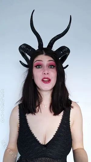 Dont Trust The Rabbit OnlyFans Leaked Free Thumbnail Picture - #HYvy0A0Zns