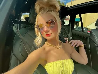 Dora Dolphin OnlyFans Leaked Free Thumbnail Picture - #KokzAfLzBf