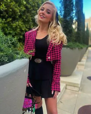 Dora Dolphin OnlyFans Leaked Free Thumbnail Picture - #MoU5SUm52q