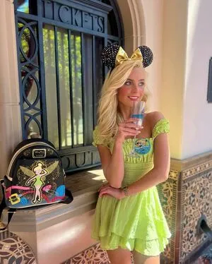 Dora Dolphin OnlyFans Leaked Free Thumbnail Picture - #RIXxAOI6Kk