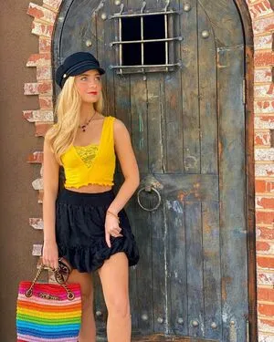 Dora Dolphin OnlyFans Leaked Free Thumbnail Picture - #ZyKeRFMGEA