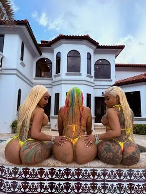 Double Dose Twins OnlyFans Leaked Free Thumbnail Picture - #hfhAmUKFUA