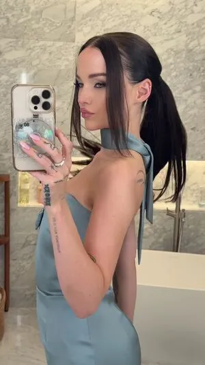 Dove Cameron OnlyFans Leaked Free Thumbnail Picture - #1idBXOXRHx